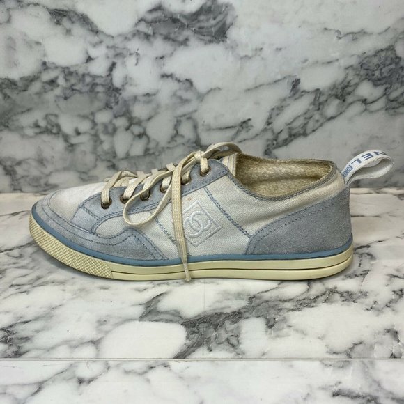 CHANEL 08C Suede Logo CC Low-Top Sneakers - Picture 2 of 12